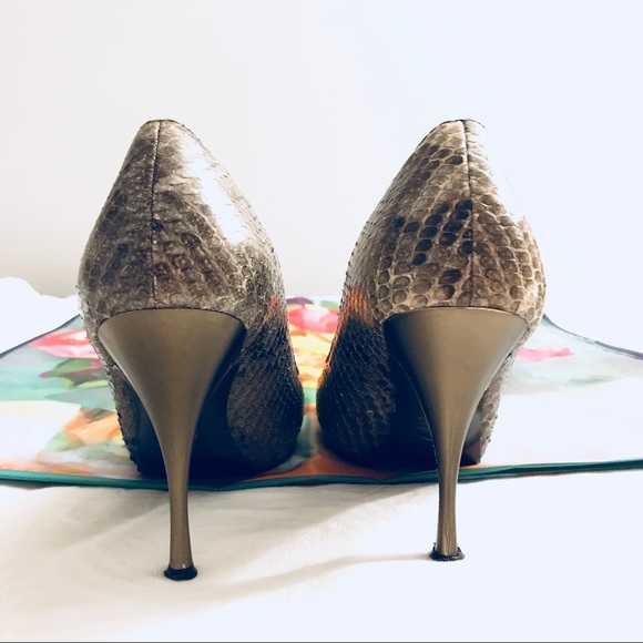 Authentic Alexander McQueen Python heels - Picture 4 of 6